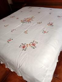 copriletto Piquet bianco ricamato