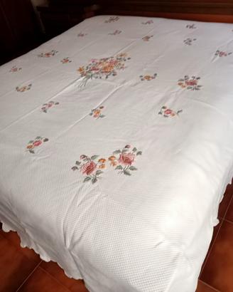 copriletto Piquet bianco ricamato