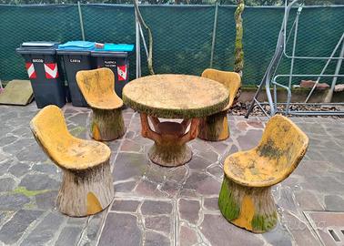 tavola vintage e sedie 