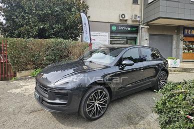 PORSCHE Macan 2.0