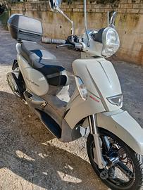 scarabeo 300s