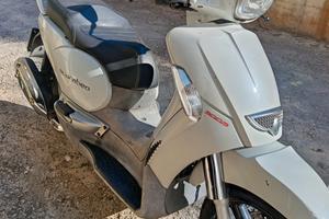 scarabeo 300s