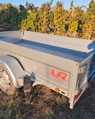carrello rimorchio targato 750kg pronto come nuovo