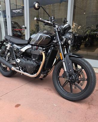 Triumph Speed Twin 900 Phantom Black / Aurum Gold