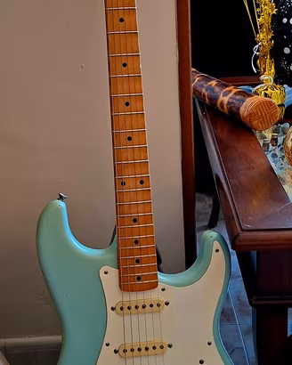 Fender Stratocaster Road Worn 50' limited ed.