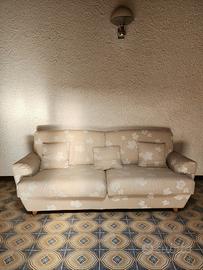 Divano 3 posti in tessuto beige ben conservato