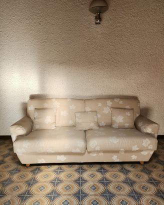 Divano 3 posti in tessuto beige ben conservato