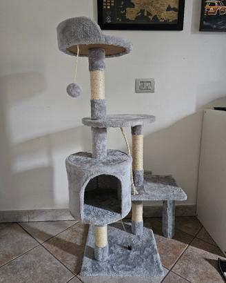 Albero tiragraffi 112 cm praticamente nuovo