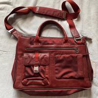 Borsa Piquadro grande con tasche