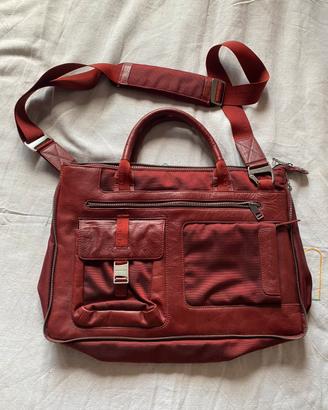 Borsa Piquadro grande con tasche