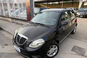 Lancia Ypsilon 1.3 MJT 75 CV Oro