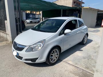 Opel Corsa 1.2 3 porte Club 2009 x neopatentati