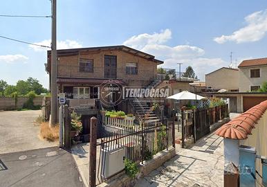 4 LOCALI CON TERRAZZO E BOX