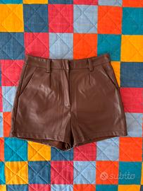 Pantaloncini corti marroni in finta pelle