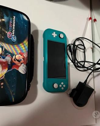 Nintendo Switch Lite con accessori e gioco omaggio