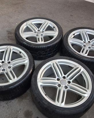 4 cerchi da 19 con gomme per Audi/vw