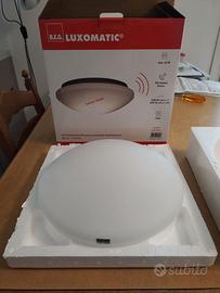 Lampada con sensore di movimento autoaccensione