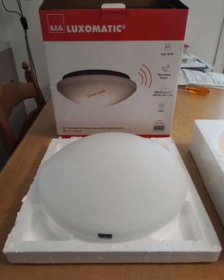 Lampada con sensore di movimento autoaccensione