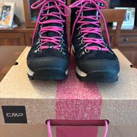 Scarponcino CMP waterproof con suola in Vibram