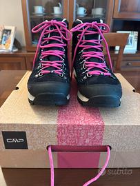 Scarponcino CMP waterproof con suola in Vibram