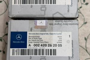PASTIGLIE ANT. A0024202620  OEM MERCEDES BENZ SET