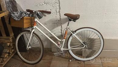 Bicicletta con mozzo e SRAM automatico