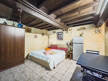 MONOLOCALE A CAPRAROLA