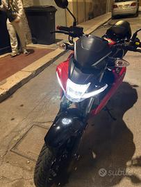 Moto Suzuki gsx s 125