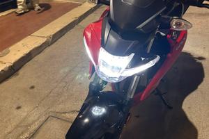 Moto Suzuki gsx s 125