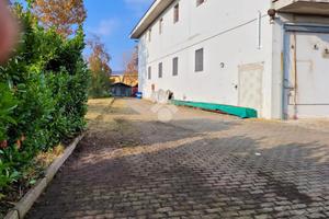 CAPANNONE A BARZANÒ