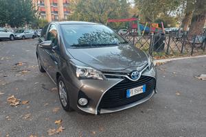 Toyota Yaris ibrida 