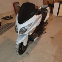 Yamaha Tmax 