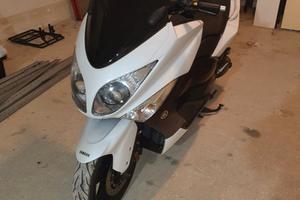 Yamaha Tmax 