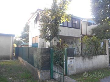 3 LOCALI A COMACCHIO