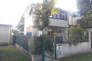 3 LOCALI A COMACCHIO