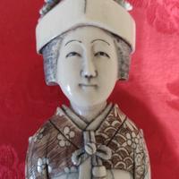 Antica statua Giapponese.