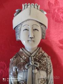 Antica statua Giapponese.