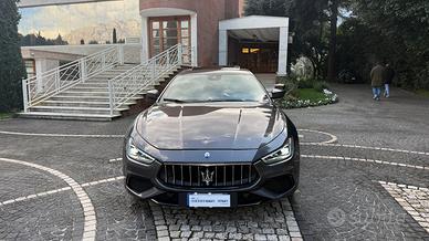 Maserati Ghibli V6 Diesel Gransport TETTO