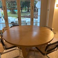 Tavolo rotondo in legno a Treviso