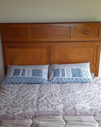 letto  matrimoniale  in legno  massiccio