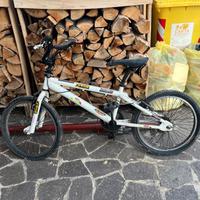 bicicletta BMX