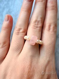 Anello vintage con perle e quarzo rosa