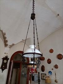 Lampadario stile Liberty con inserti ferro battuto