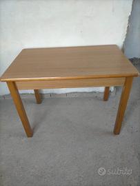 tavolo legno massello + 4 sedie 