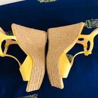 Sandali gialli, Prima Donna