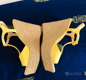 Sandali gialli, Prima Donna