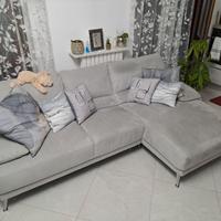 Divano con penisola seminuovo