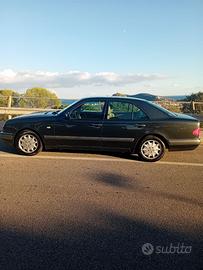 Mercedes E320