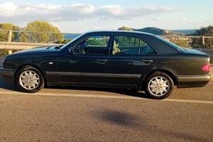 Mercedes E320