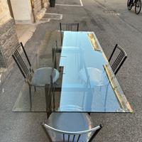 Tavolo in vetro con 6 sedie mai usato 